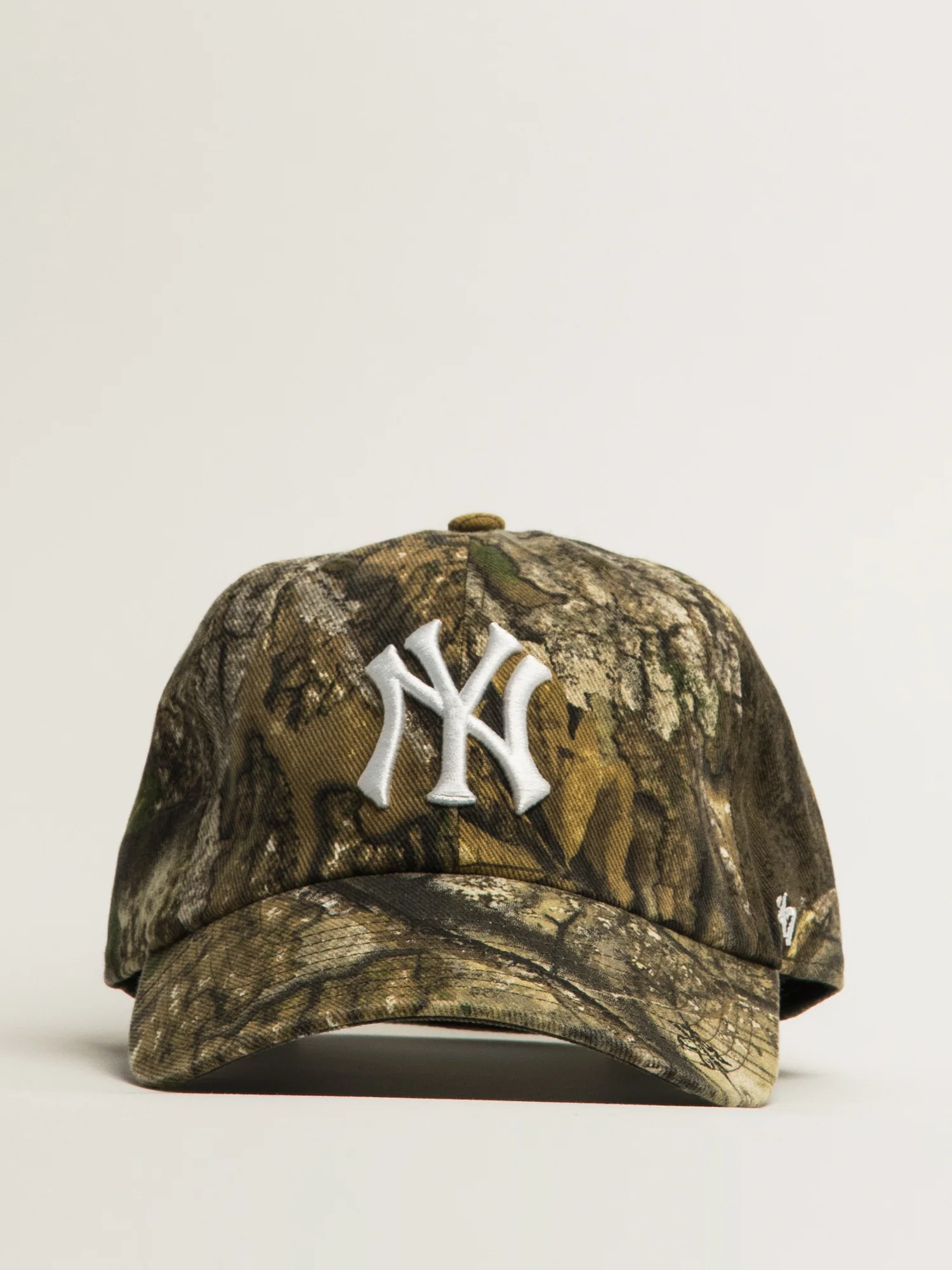 47 REAL TREE CLEANUP YANKEES - Image 2