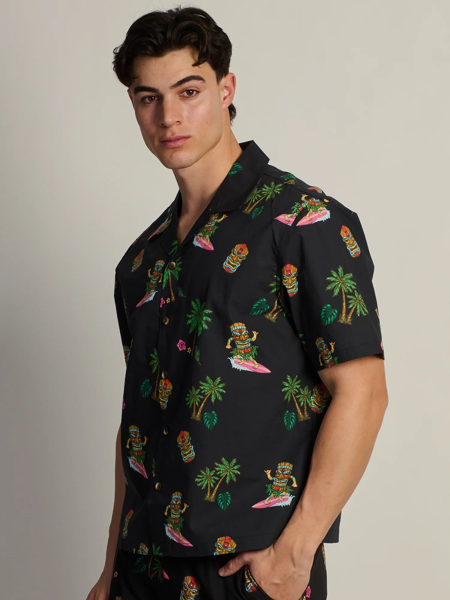 KOLBY TIKI S/C WOVEN SHIRT - BLACK - Image 3