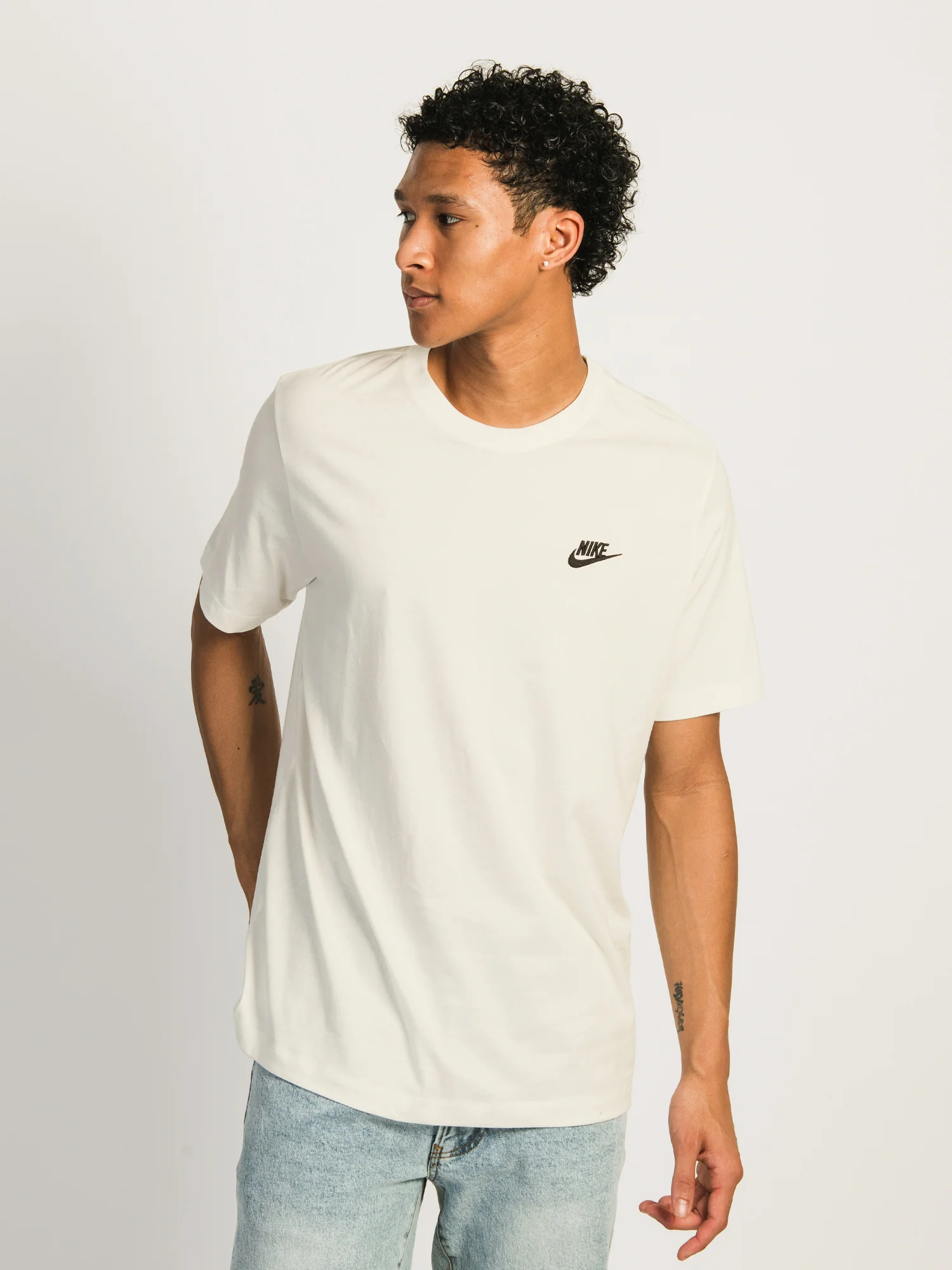 NIKE SPORTSWEAR CLUB T-SHIRT - CREAM